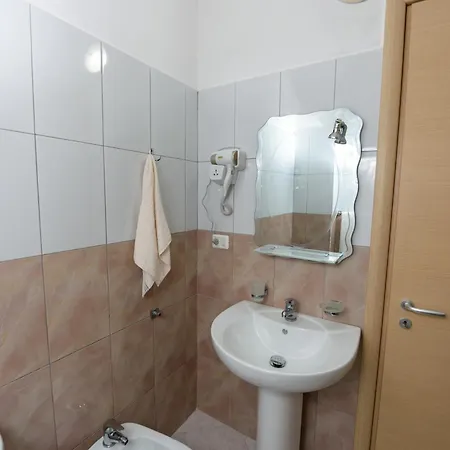 Ajla Family Home Vlore Exterior photo